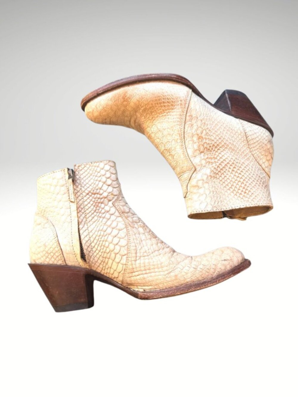 Idyllwind Miranda Lambert Wings Bone Western Women Leather booties sz 8